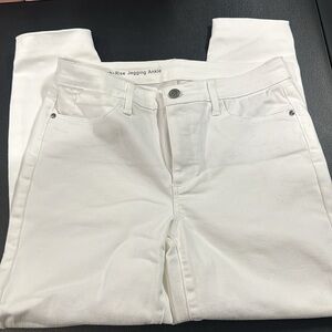 802..   Talbots women women’s high rise Jegging  size 6p altered white jeans